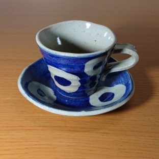 美濃焼コーヒー碗皿 呉須丸紋 | 普段使いの食器で日常に寄り添う