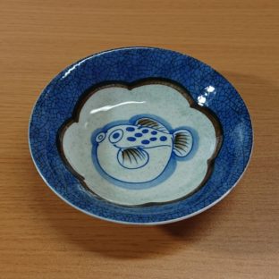 美濃焼　かわいいフグの深皿