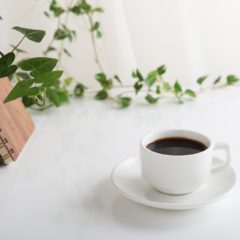 コーヒーカップ・ティーカップ・マグカップの違いは？